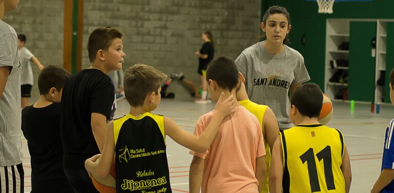 El premini i el mini masculí blanc, en marxa