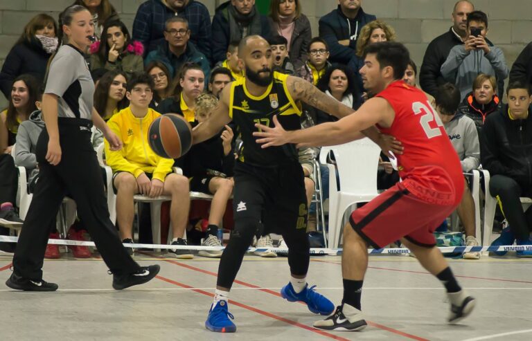 El sènior masculí posa la cirereta de la presentació